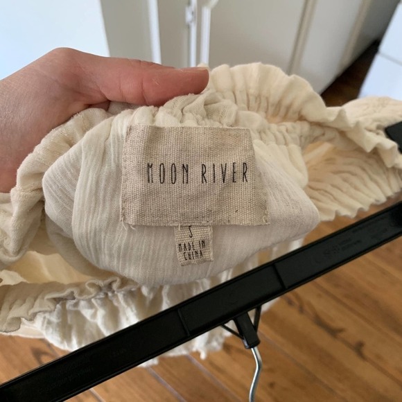 Moon River off shoulder crop top - Picture 5 of 5